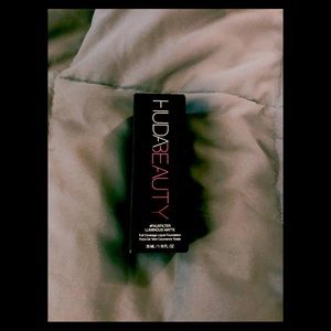 Huda #fauxfilter luminous matte foundation